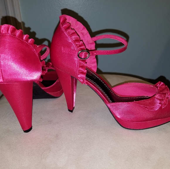 Hot pink satin stilettos high heels 6.5 - Picture 2 of 4